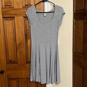 Short Sleeve Knee Length Dress